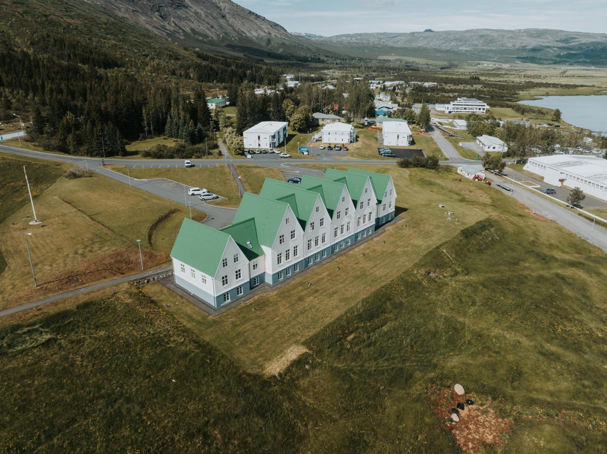 Heradsskolinn Historic Guesthouse Laugarvatn Exterior photo